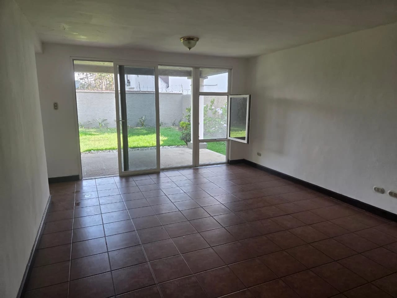 Casa en alquiler en km 13 CAES — foto 2 de 17