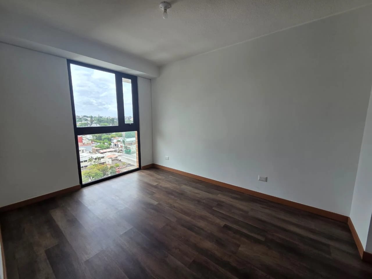 Apartamento 2 dormitorios en zona 11 — foto 4 de 16