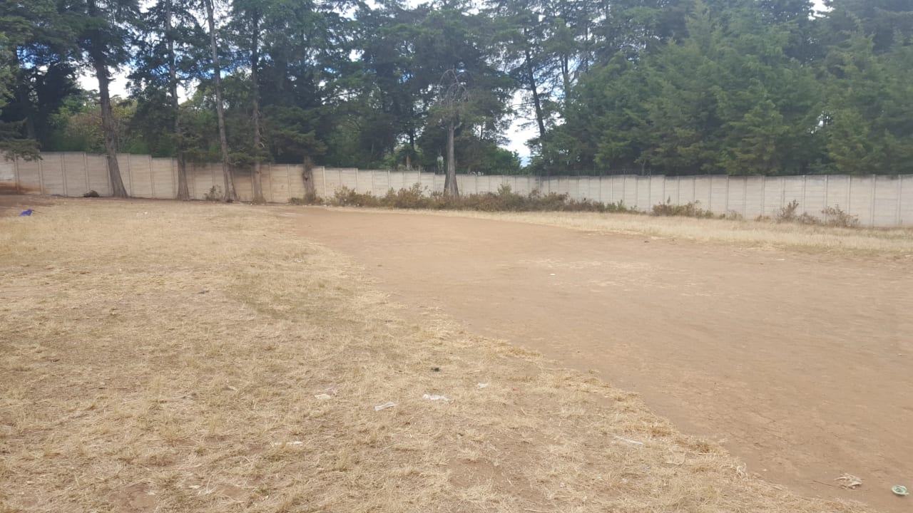 Alquilo amplio terreno en Santa Catarina Pinula, parqueo camiones maquinaria o cabezales — foto 3 de 6