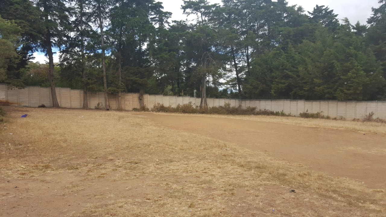 Alquilo amplio terreno en Santa Catarina Pinula, parqueo camiones maquinaria o cabezales — foto 4 de 6