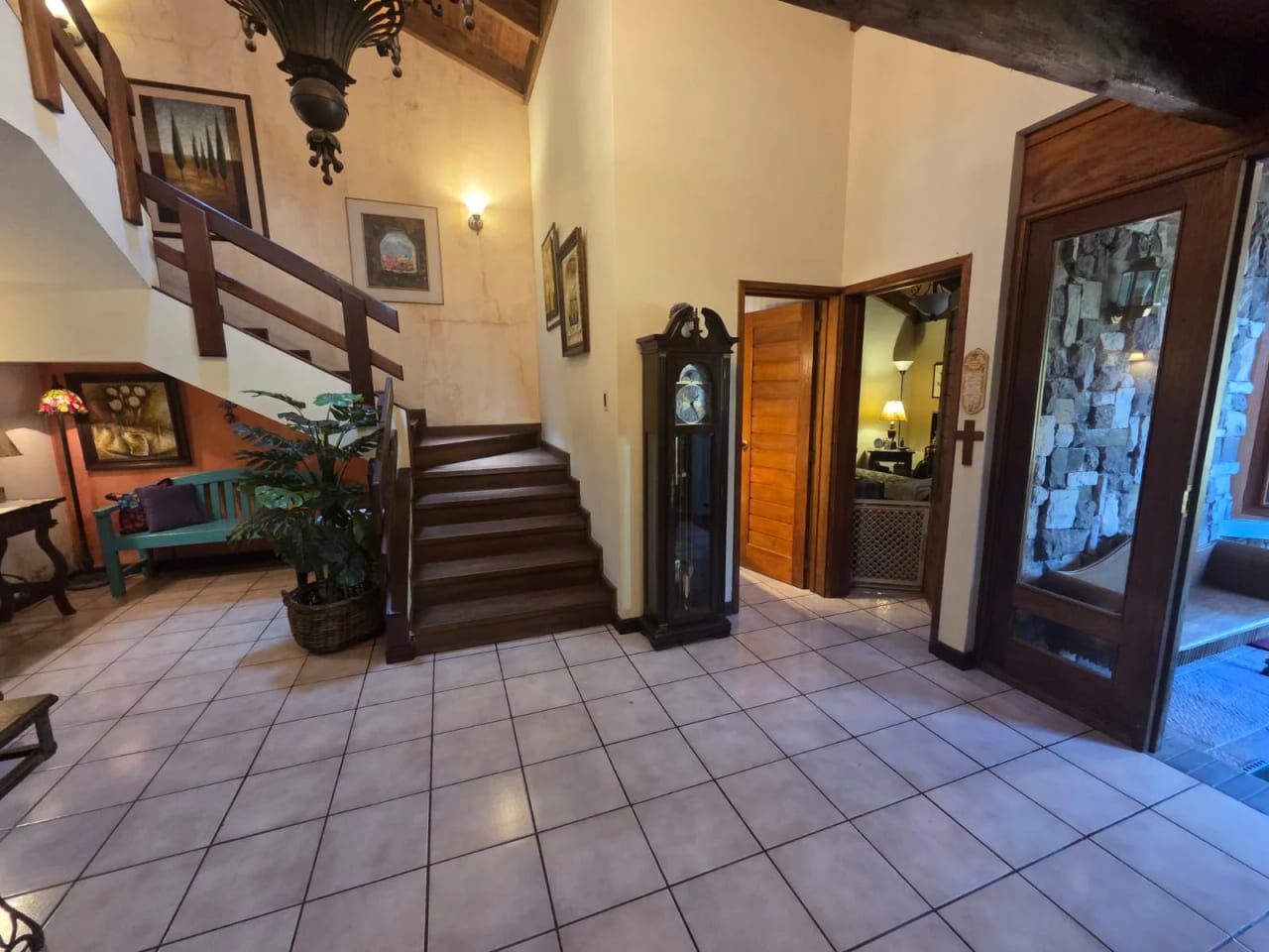 Casa en venta en Residenciales La Cruz Santa Catarina Pinula — foto 3 de 16