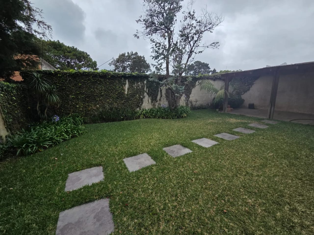 Bonita casa con amplio jardin en Los Manantiales Km 19 CAES — foto 11 de 15