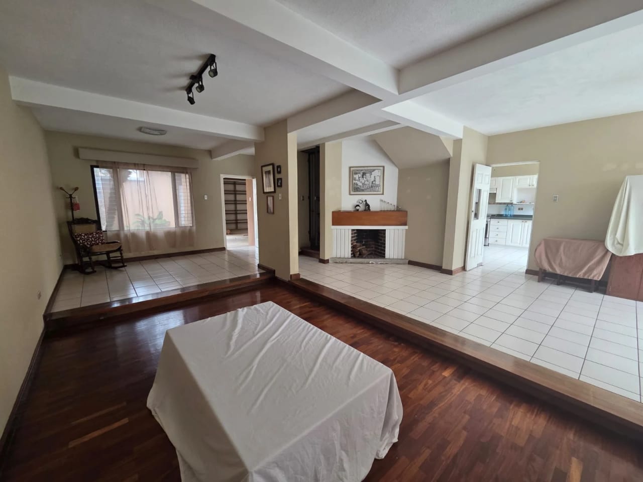 Bonita casa con amplio jardin en Los Manantiales Km 19 CAES — foto 4 de 15