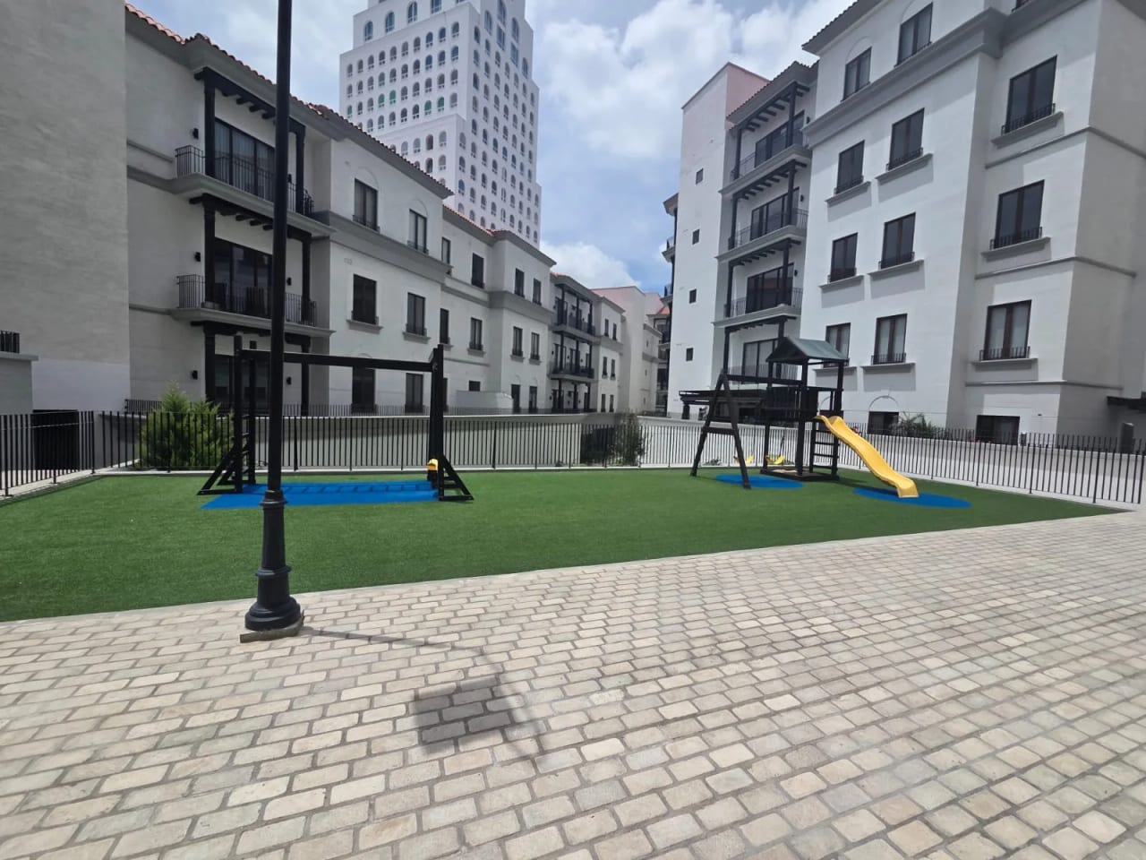 Vendo apartamento en Nogales de Cayala zona 16 — foto 1 de 16