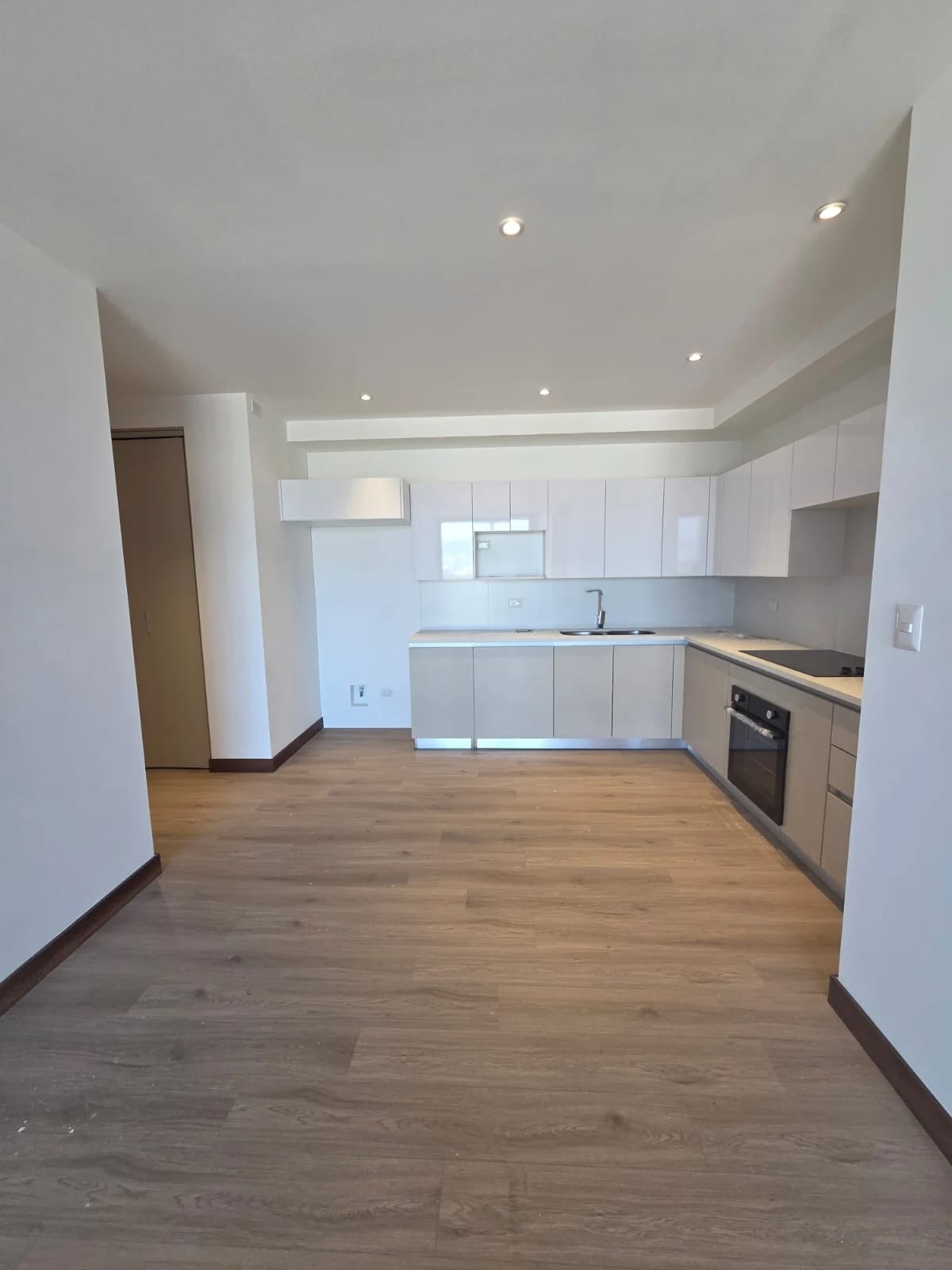 Apartamento en venta en Artis zona 13 — foto 3 de 14