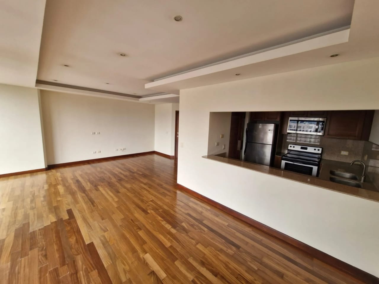 Apartamento en Mirafiori zona 10 — foto 2 de 17