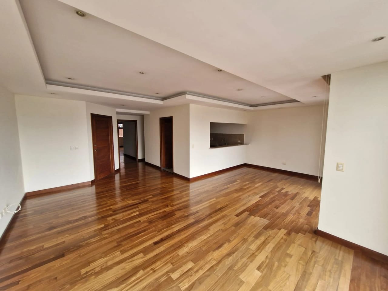 Apartamento en Mirafiori zona 10 — foto 1 de 17