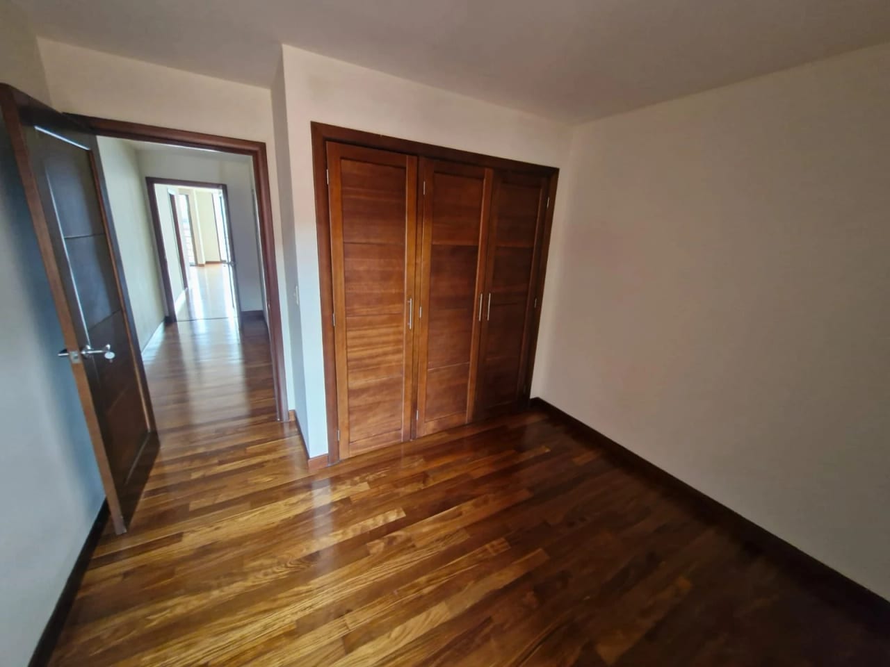 Apartamento en Mirafiori zona 10 — foto 3 de 17