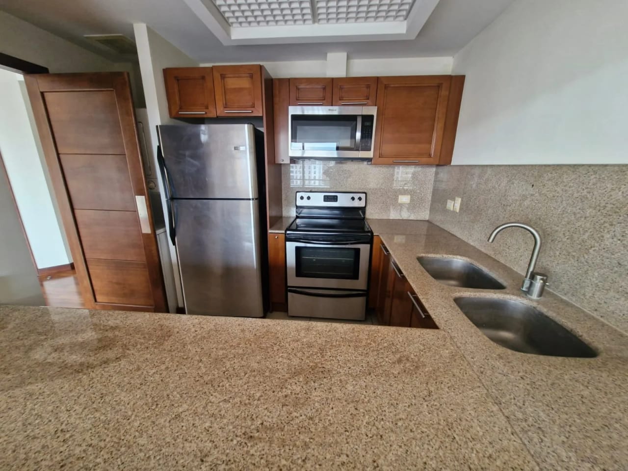 Apartamento en Mirafiori zona 10 — foto 6 de 17