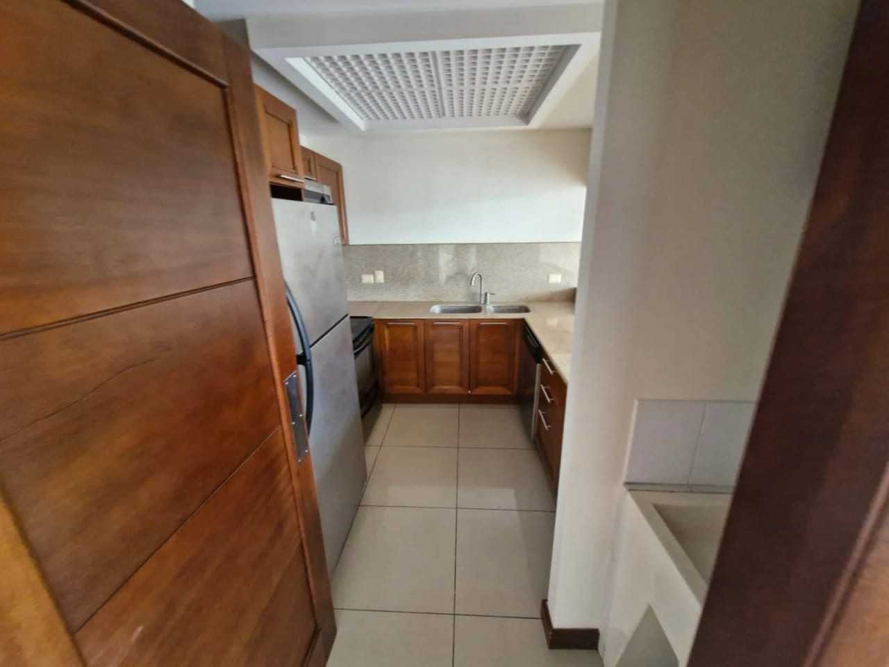 Apartamento en Mirafiori zona 10 — foto 7 de 17