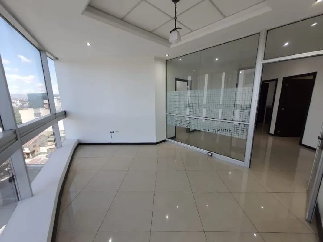 oficina en alquiler en zona 10 Dubai Center — foto 1 de 6