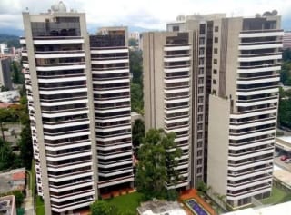 Apartamento en Tiffany 2 zona 10 — miniatura 2 de 11