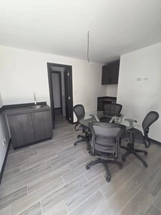 Apartamento para AIRBNB Zona 16 cerca embajada USA — miniatura 1 de 16