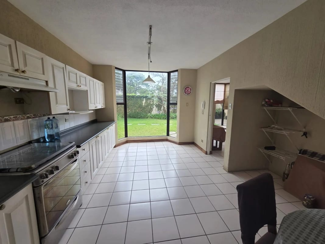 Amplia casa en Los Manantiales km 18 CAES — foto 10 de 17