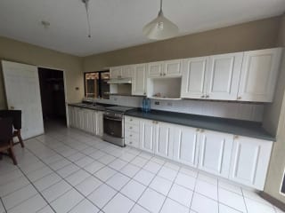 Amplia casa en Los Manantiales km 18 CAES — miniatura 9 de 17